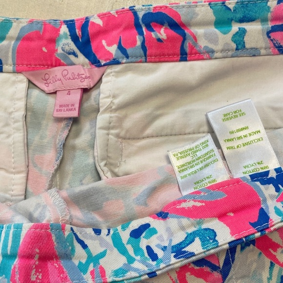 Lilly Pulitzer Hazelle Stretch Short Cosmic Coral Cracked - Picture 3 of 7